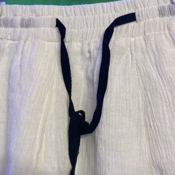 Ladies NEW  kimchi skirts white very classic size small and XS Nwt - Picture 4 of 8